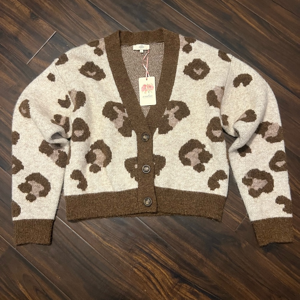 Entro cropped cardigan sweater cheetah NWT